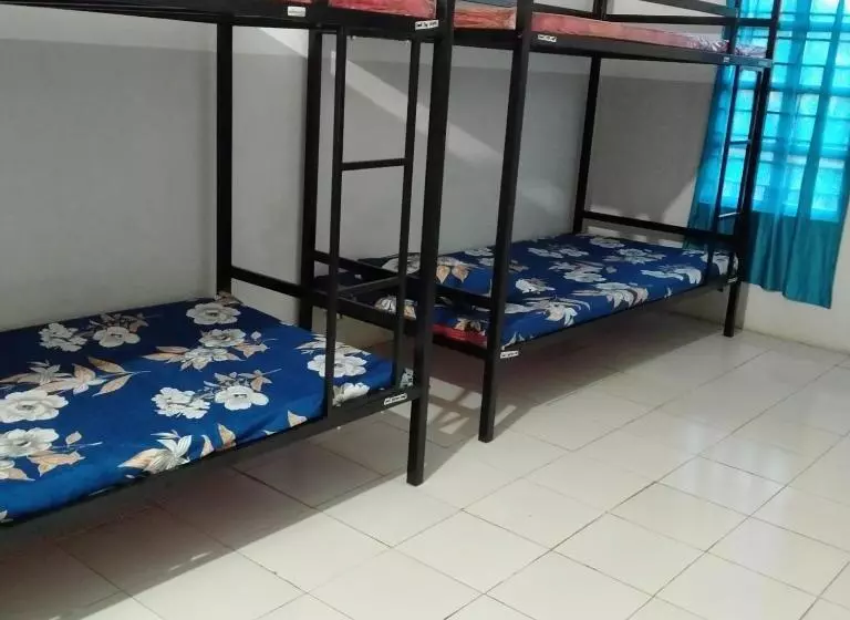 ペンション Traveler House