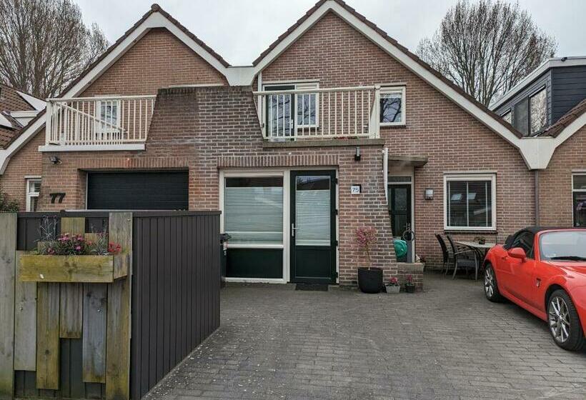 Bed and Breakfast Ground Floor Studio & 2 Bikes