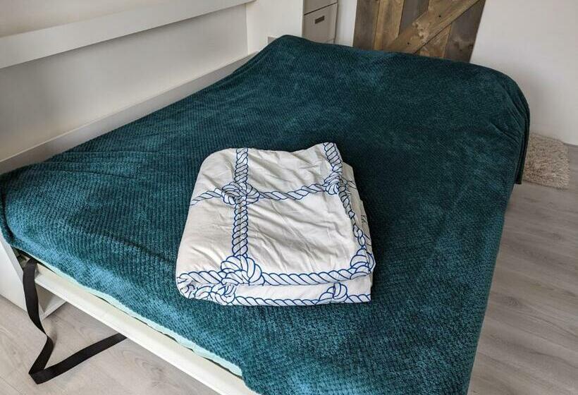 Bed and Breakfast Ground Floor Studio & 2 Bikes