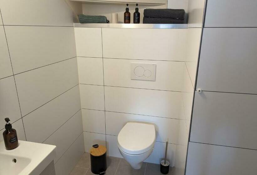 Bed and Breakfast Ground Floor Studio & 2 Bikes