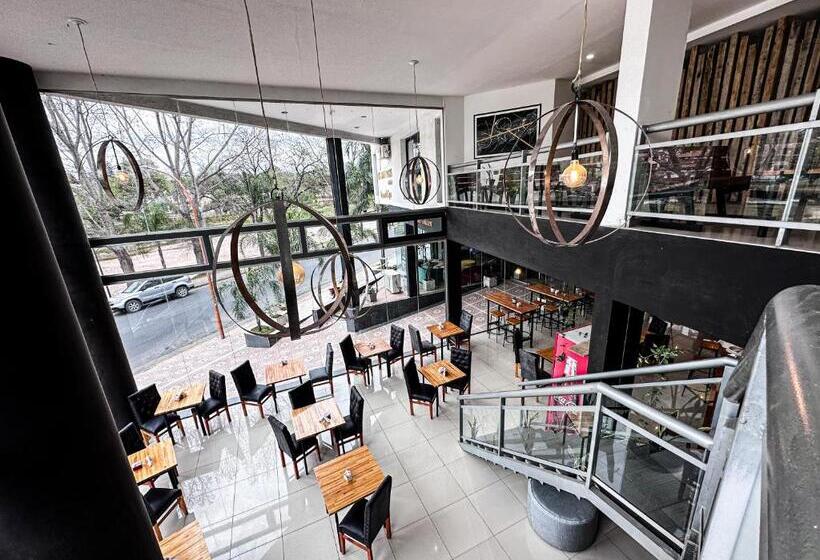 Hotel Golden Ross Resort & Spa