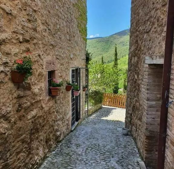 ホテル Il Borgo Di Cornillo