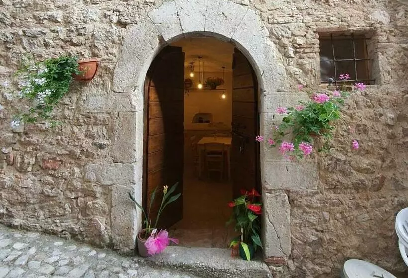 ホテル Il Borgo Di Cornillo