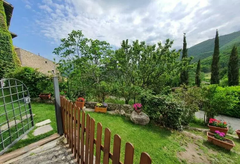 ホテル Il Borgo Di Cornillo