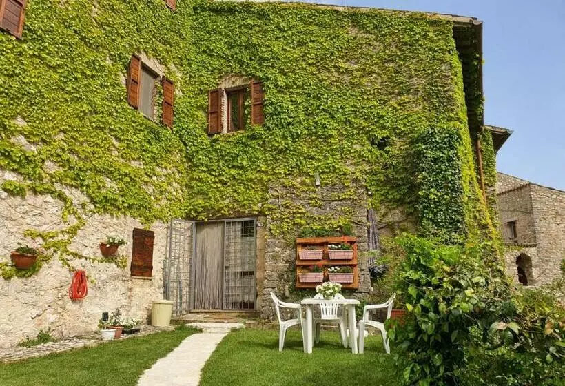 ホテル Il Borgo Di Cornillo