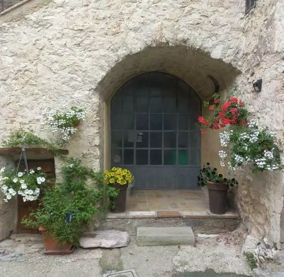ホテル Il Borgo Di Cornillo