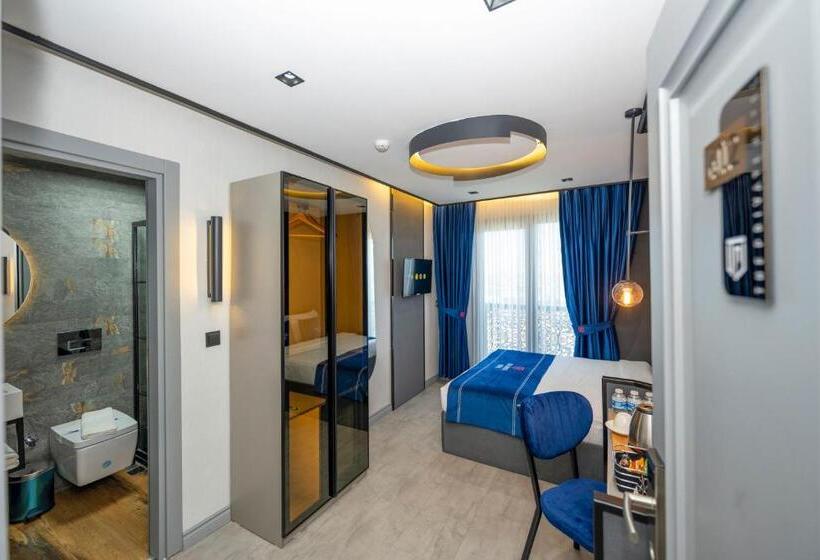 هتل The Private Airport