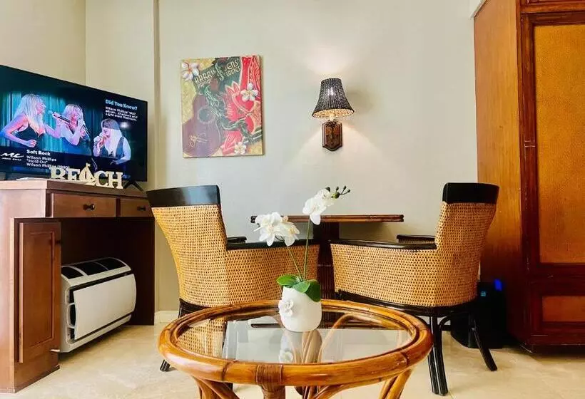 リゾートホテル Aloha Gem Studio   2 Bed With High Speed Wifi   Luana Waikiki Hotel & Suite 917, 2045 Kalakaua Avenu