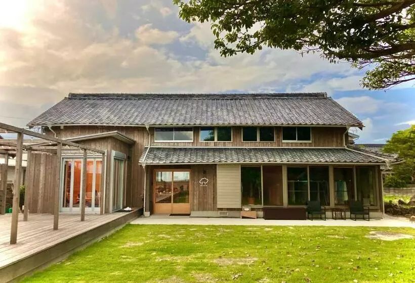 Retkeilymaja Ako House