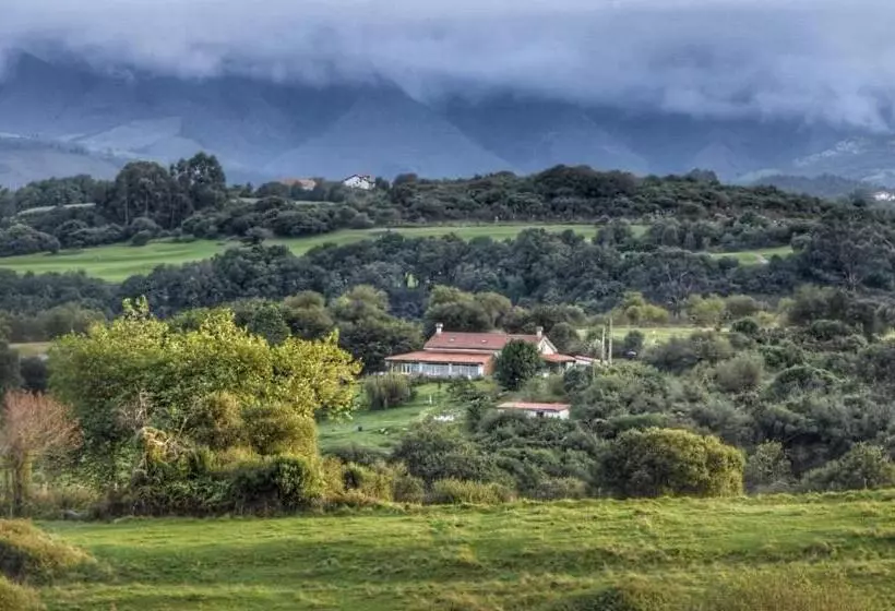 Retkeilymaja Surfhousegerra