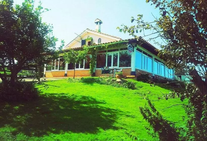 Retkeilymaja Surfhousegerra