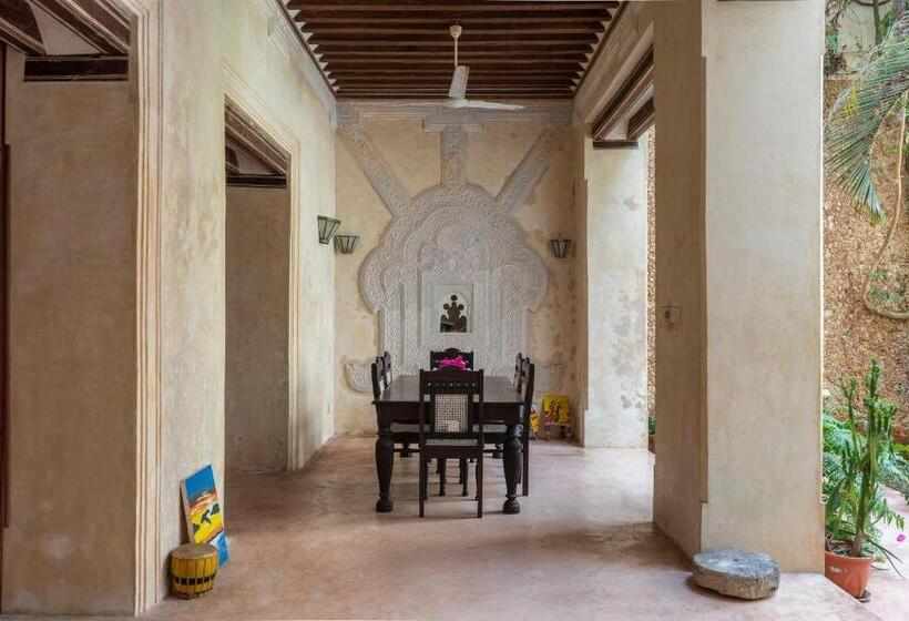 تختخواب و صبحانه Amma S House