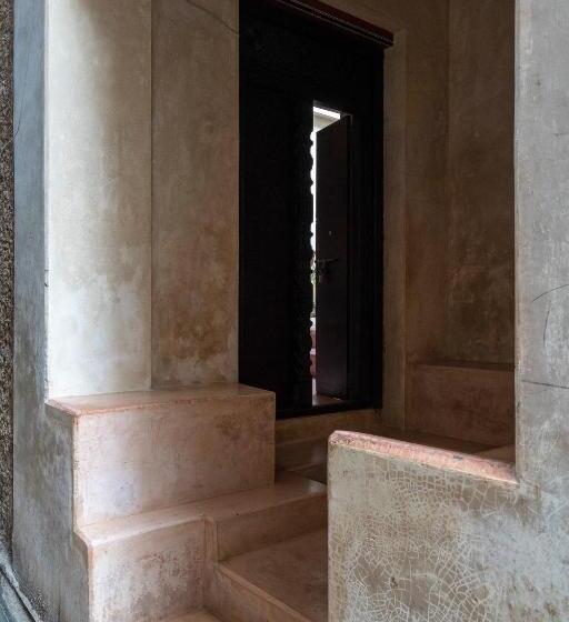 تختخواب و صبحانه Amma S House