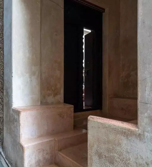 تختخواب و صبحانه Amma S House