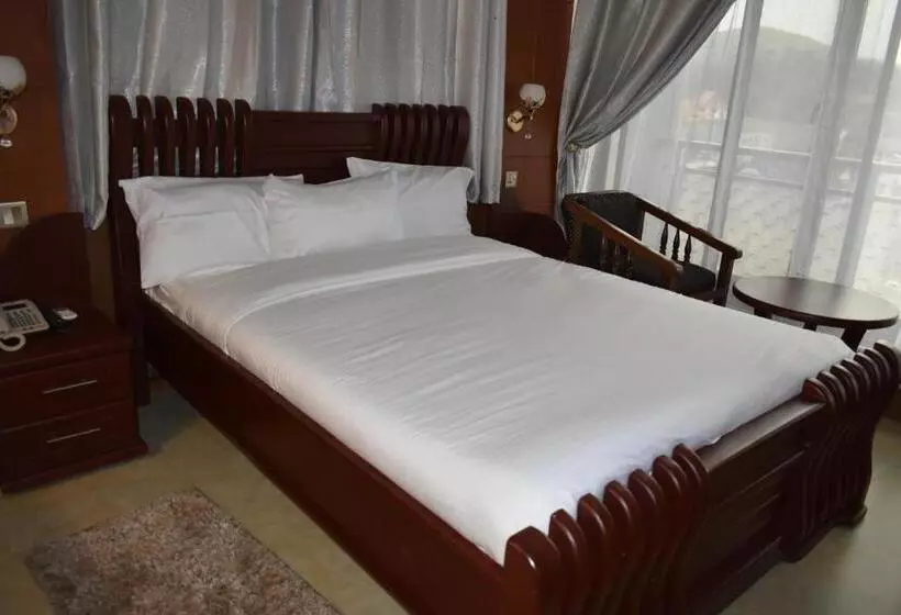تختخواب و صبحانه Bwami Dubai Hotel Kasulu