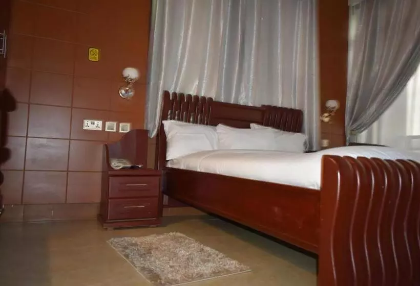 تختخواب و صبحانه Bwami Dubai Hotel Kasulu