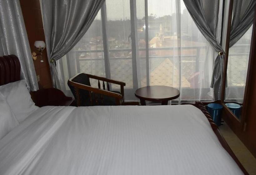 مبيت وإفطار Bwami Dubai Hotel Kasulu