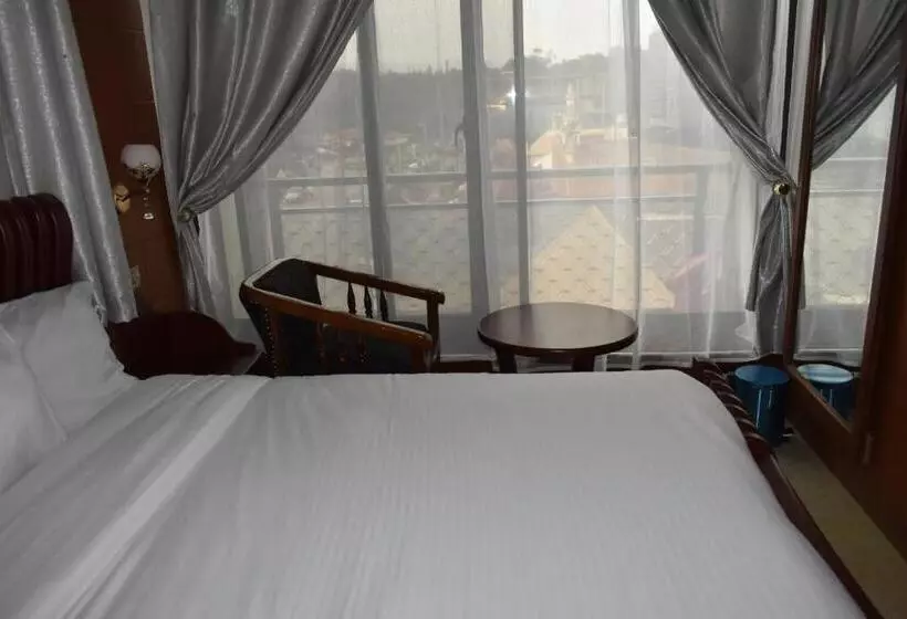 تختخواب و صبحانه Bwami Dubai Hotel Kasulu