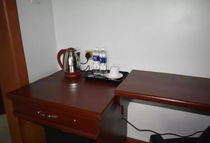 تختخواب و صبحانه Bwami Dubai Hotel Kasulu