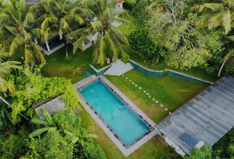 ホテル Jeeva Villa