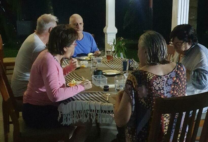 ホテル Jeeva Villa