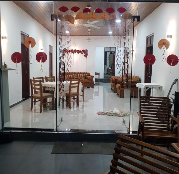 ホテル Jeeva Villa