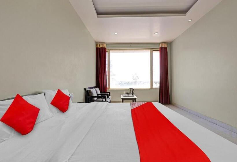 Отель Spot On 81091 Gmall