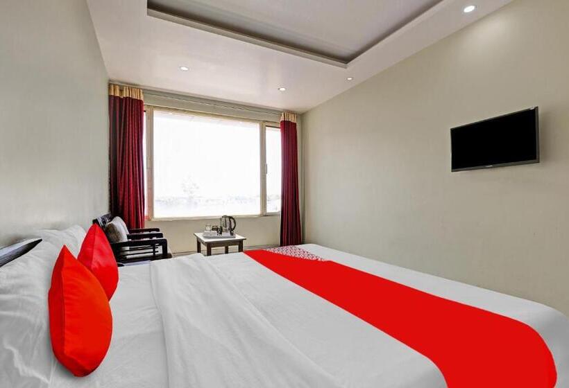 Отель Spot On 81091 Gmall