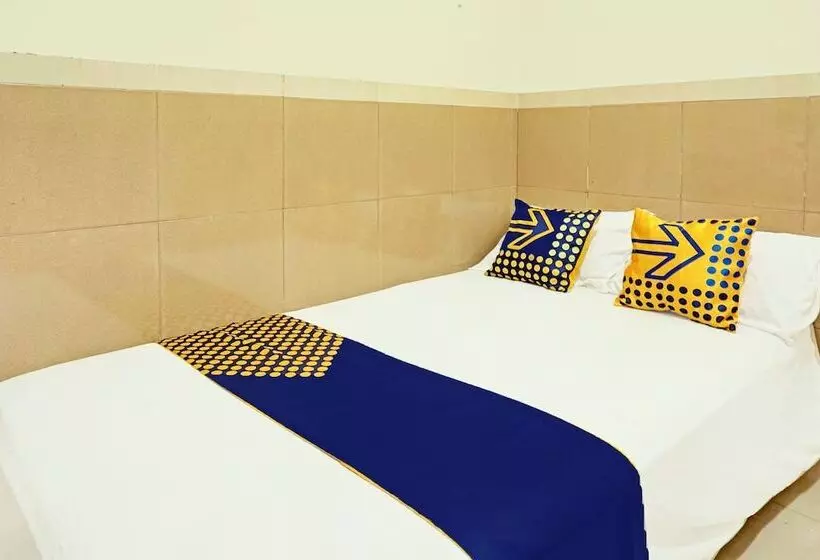 ホテル Spot On 92393 Namimart Syariah 1