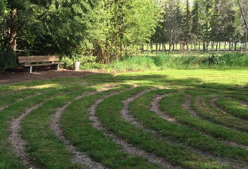 汽车旅馆 Naramata Centre