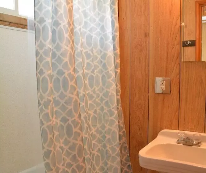 Motelli Naramata Centre