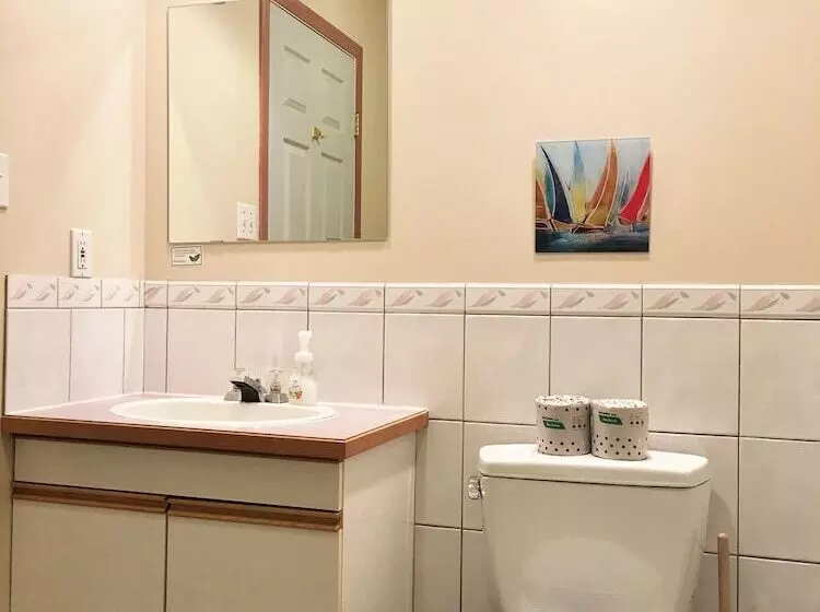 Motelli Naramata Centre