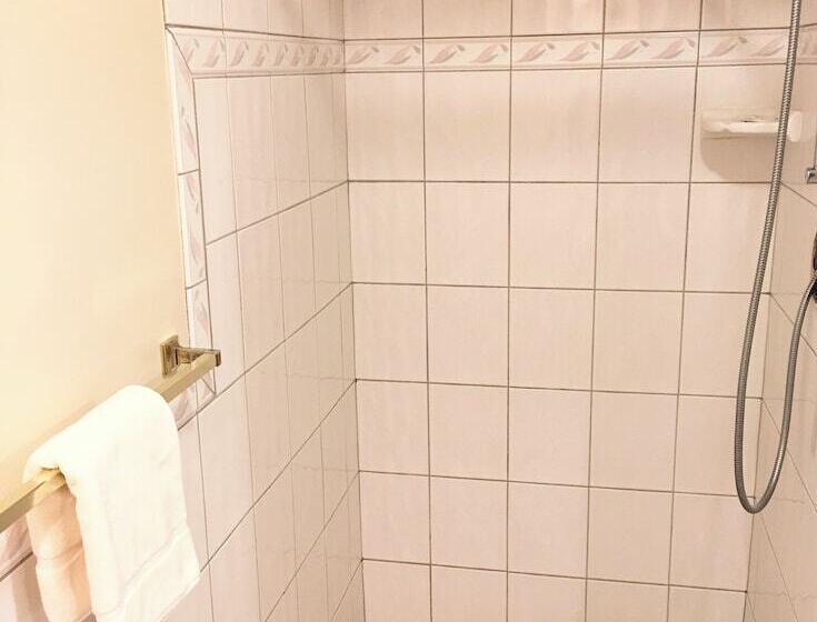 汽车旅馆 Naramata Centre