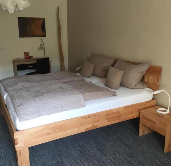 בית מלון כפרי Alter Winzerhof Weisenheim Am Berg E.k