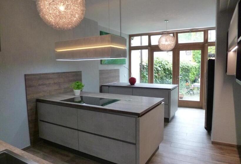 בית מלון כפרי Alter Winzerhof Weisenheim Am Berg E.k