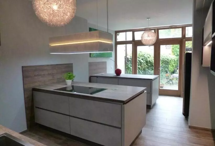 Hotelli Alter Winzerhof Weisenheim Am Berg E.k