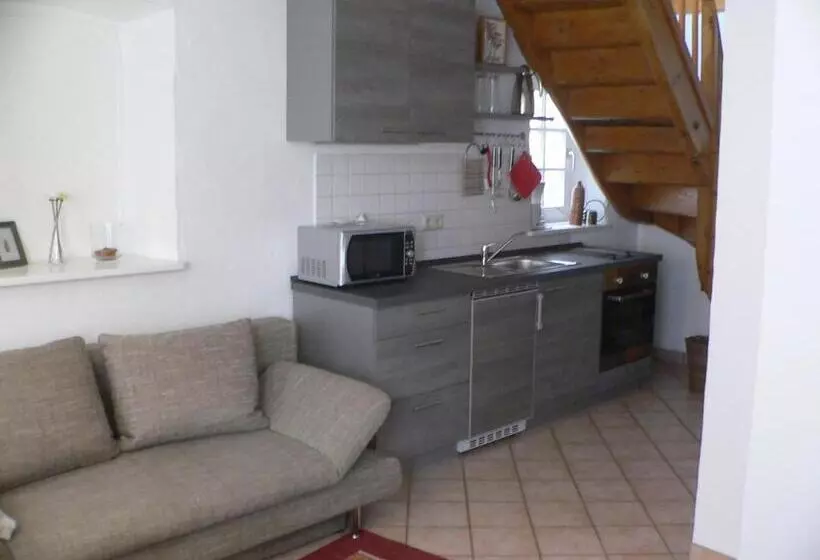 Hotelli Alter Winzerhof Weisenheim Am Berg E.k