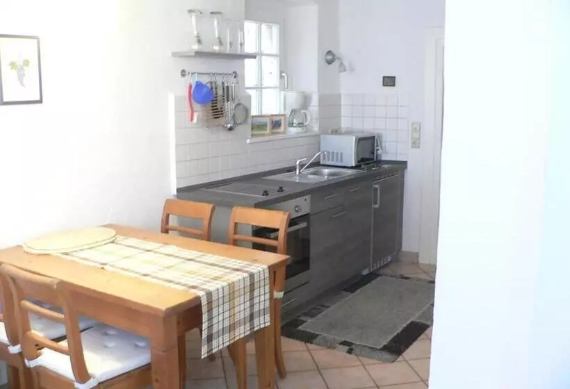 Hotelli Alter Winzerhof Weisenheim Am Berg E.k