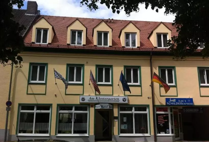 Hotelli Am Klostergarten