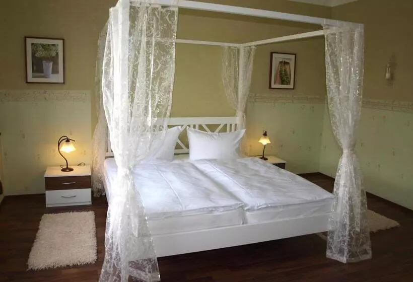 Hotelli Am Schützenberg