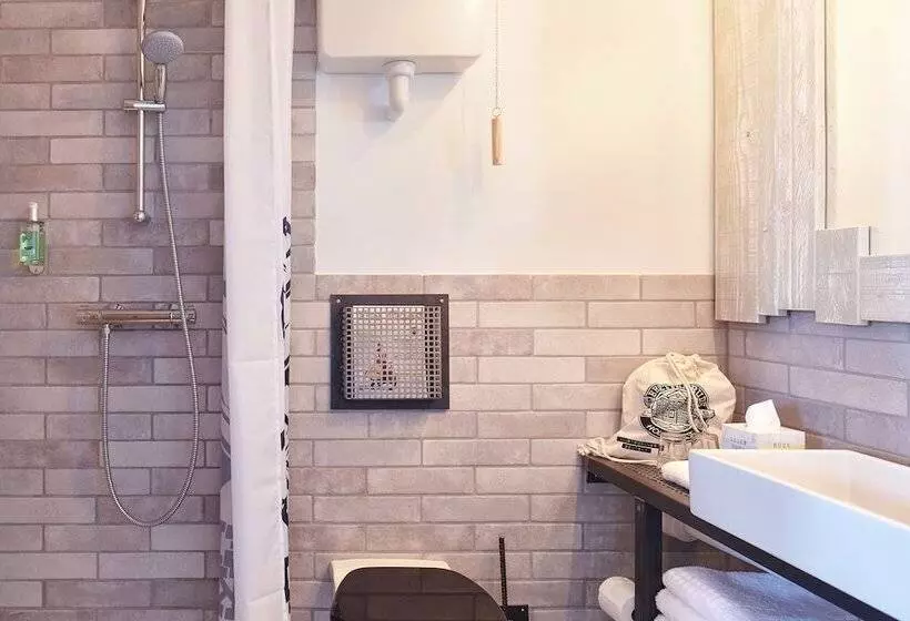 Hotelli Bretterbude Heiligenhafen