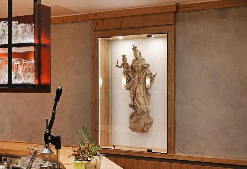 فندق Goldener Karpfen