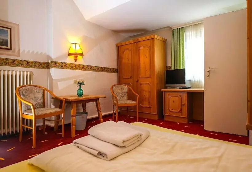 Hotelli Haus Am Walde