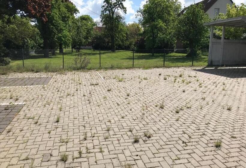 Отель Hennies Hannover Sehnde