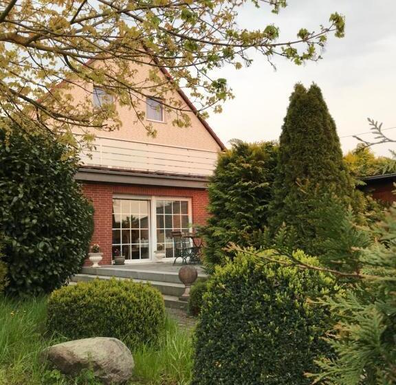 Отель Hennies Hannover Sehnde