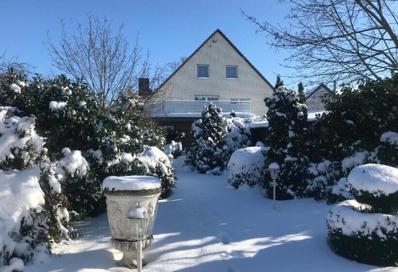 Отель Hennies Hannover Sehnde