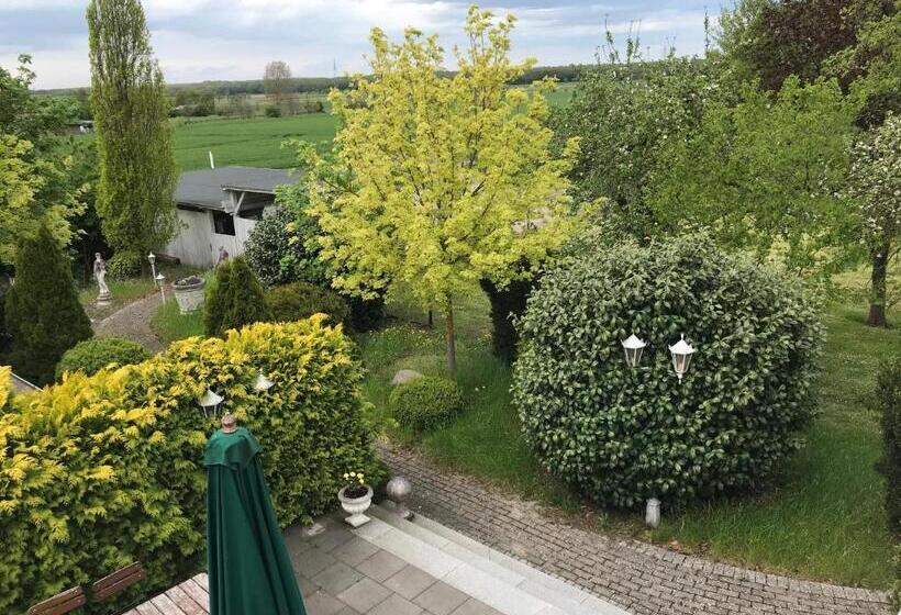 Отель Hennies Hannover Sehnde