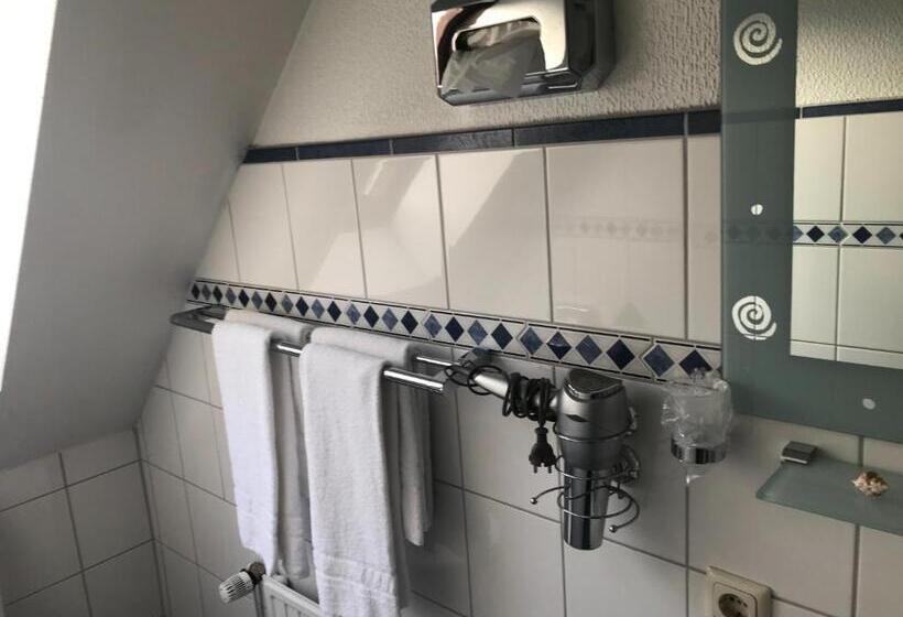 Отель Hennies Hannover Sehnde