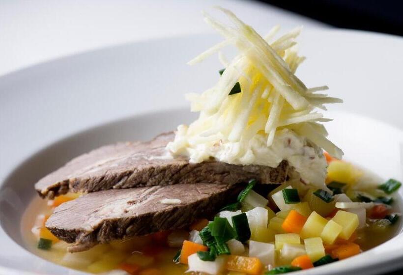 هتل Landhaus Am Golfpark Inhaber Marko Nolden