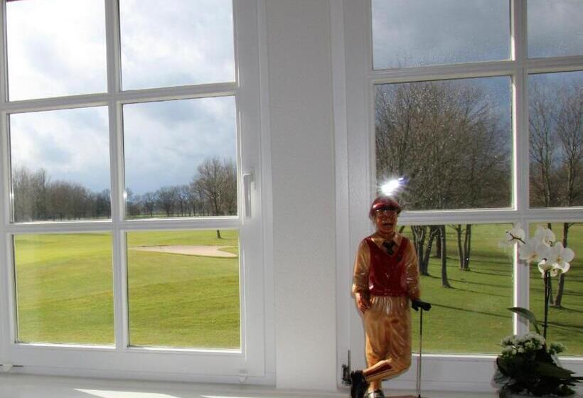هتل Landhaus Am Golfpark Inhaber Marko Nolden